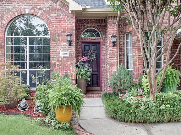 4th image of 1105 Bur Oak Dr