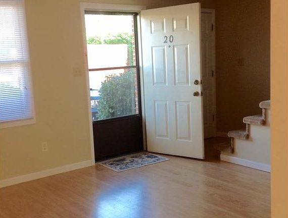 4th image of 1800 Seminole Dr APT 20
