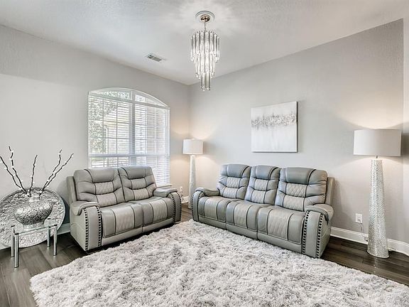 5th image of 9507 Mariposa Bend Ln