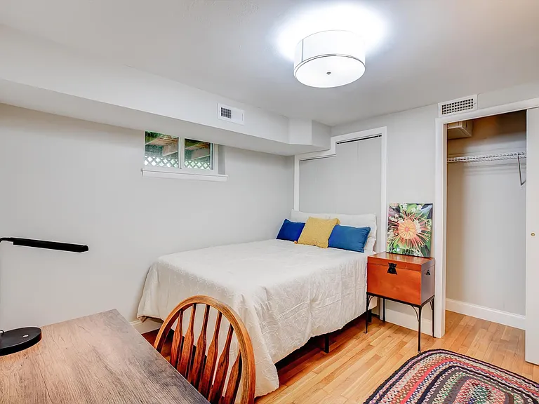1301 Glenoaks Dr — Photo 18
