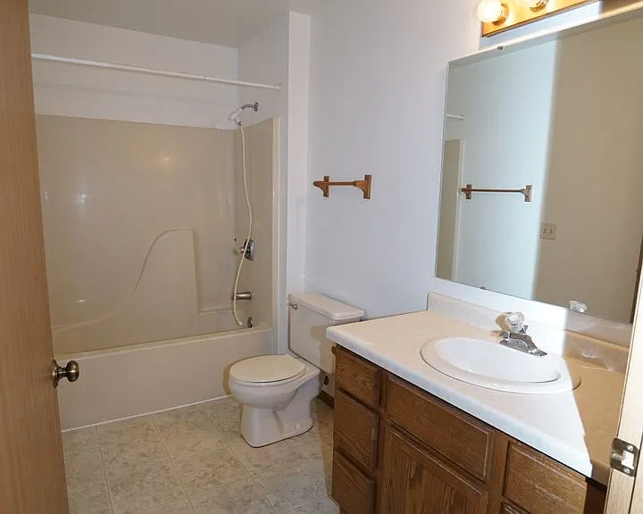 258 Strangeway Ave — Photo 7