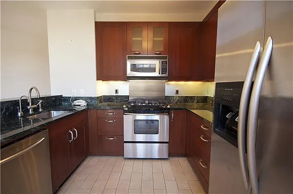 272 W 107th St #10D — Photo 8