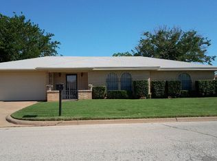 26 Surrey Cir, Iowa Park, TX 76367