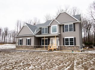 6 Hearthstone Ter, Orchard Park, NY 14127