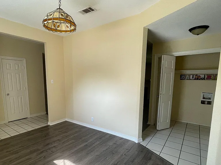 2104 Jasmine St — Photo 7
