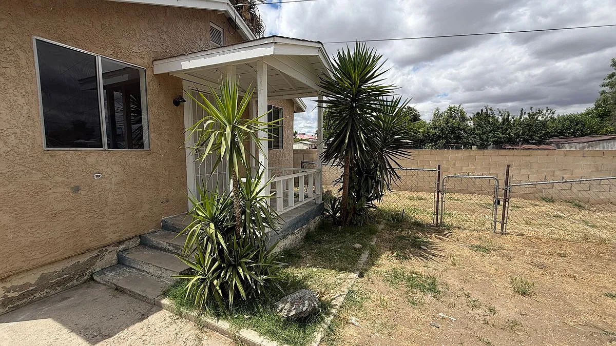 2 bed, 1.0 bath, 657 sqft, $1,250 — Photo 2