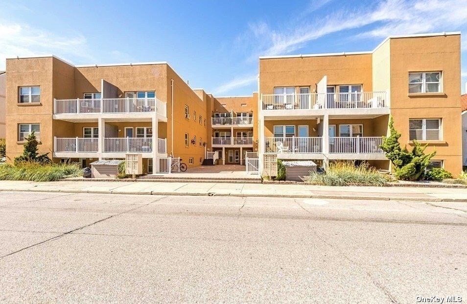 1st image of 251 W Broadway APT 104
