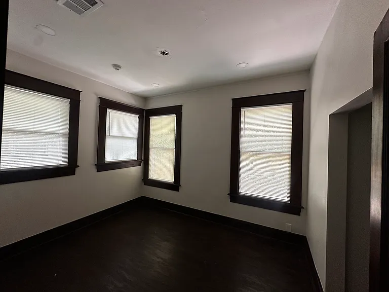 710 E Plymouth St — Photo 5