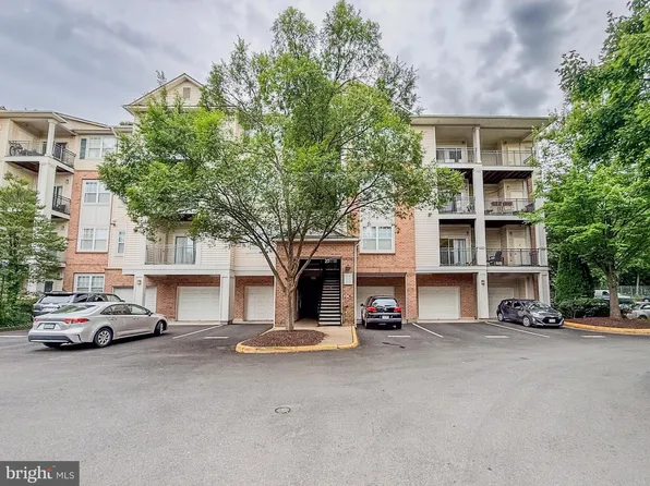 12140 Garden Grove Cir Unit 404, Fairfax, VA 22030