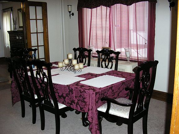 Formal Dining Room w/quality trim work