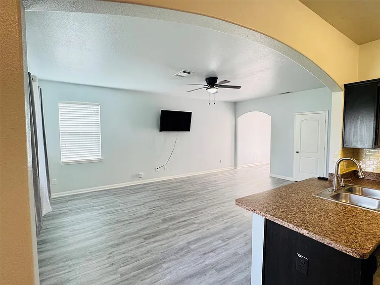 2050 Wilde Elm Dr — Photo 6