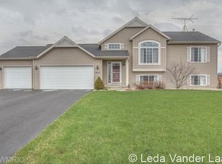 12112 Russell Way Ct NE, Cedar Springs, MI 49319