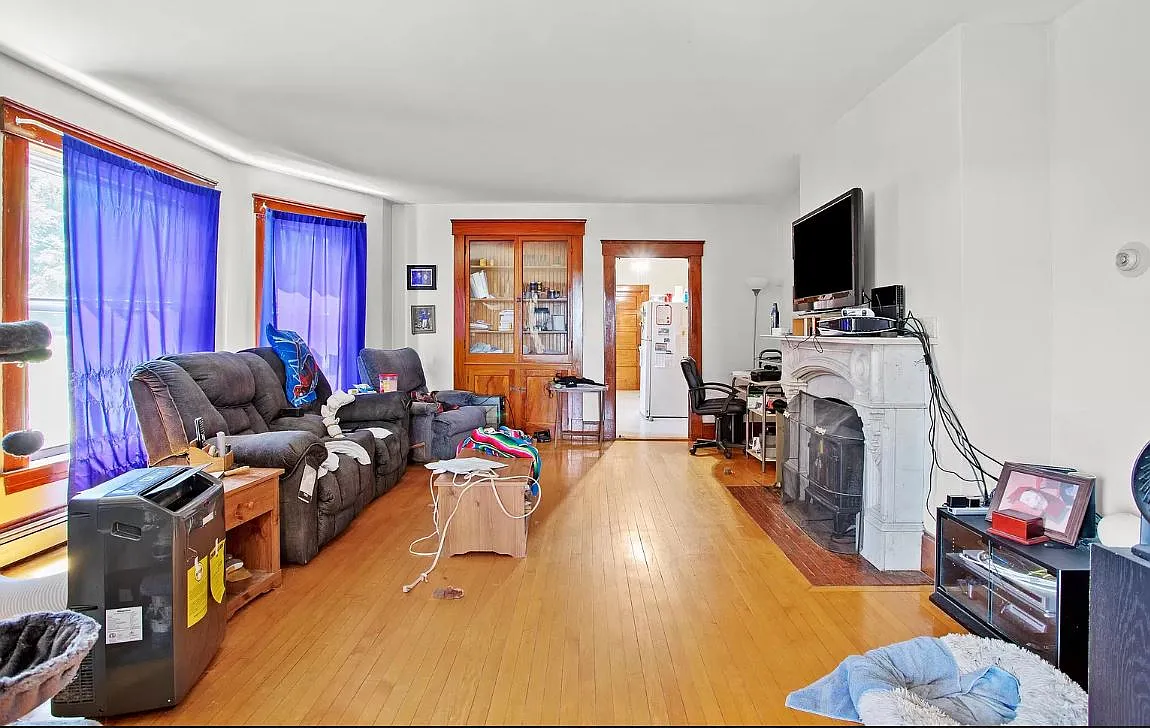18 Mast Rd — Photo 2
