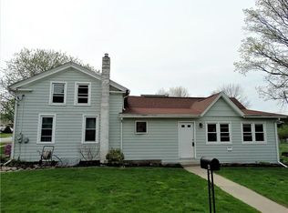 23 Rochester St, Bergen, NY 14416