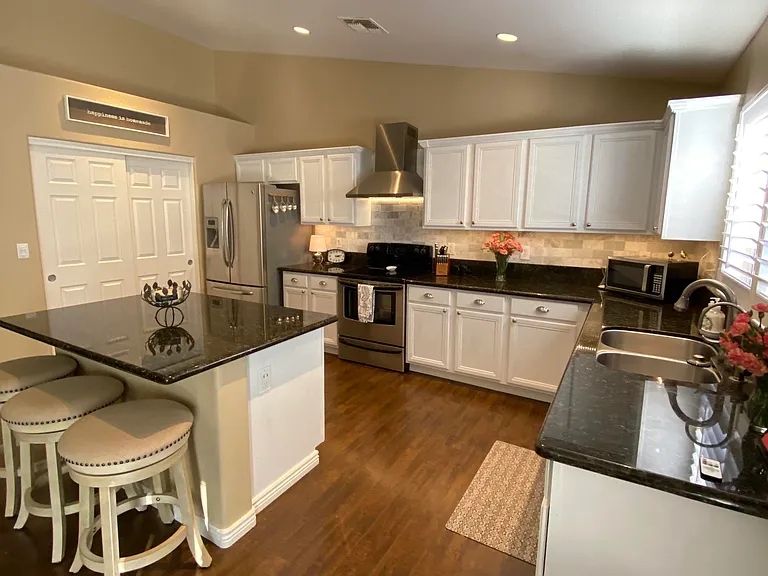15257 W Hearn Rd — Photo 28