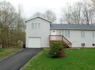 12719 Magnolia Dr, East Stroudsburg, PA 18302