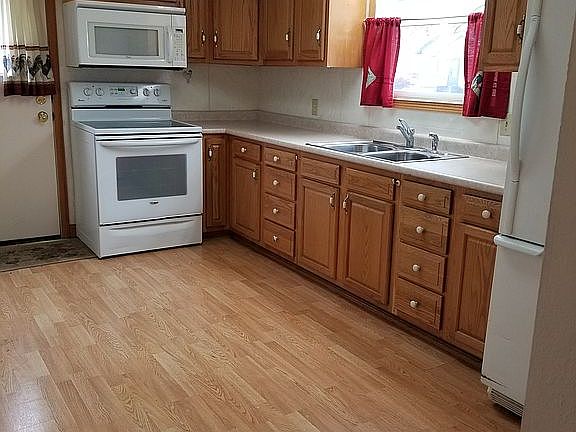 4th image of 306 E 27th St