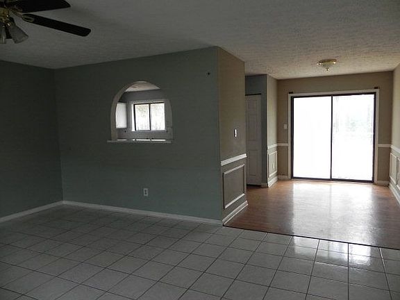 3rd image of 3006 Meadow Wood Ct