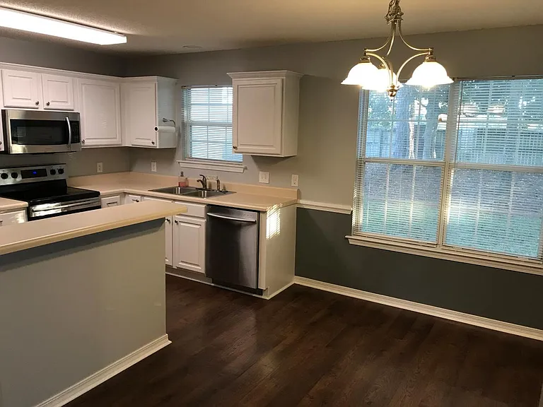 29251 Canterbury Rd — Photo 3