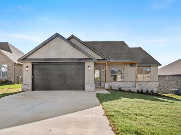 121 N Eagle Mountain St, Prairie Grove, AR 72753