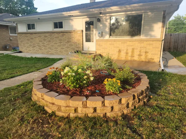 (undisclosed Address), Milwaukee, WI 53228