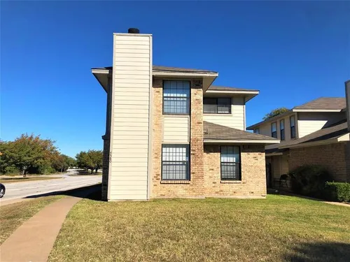 4380 Hulen Cir E Photo 1