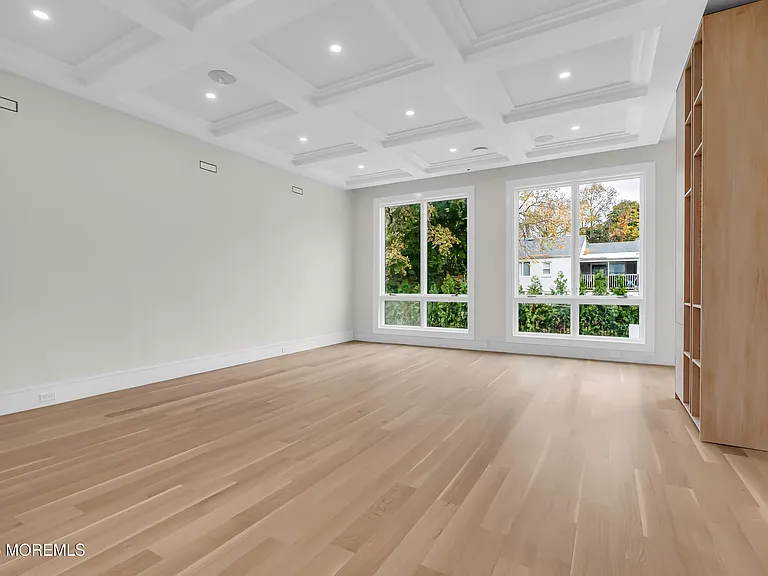19 Clarence Ave — Photo 11