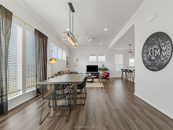 3rd image of 1764 Lonetree Dr