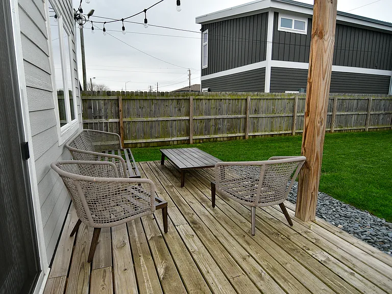 1426 Olive St — Photo 52