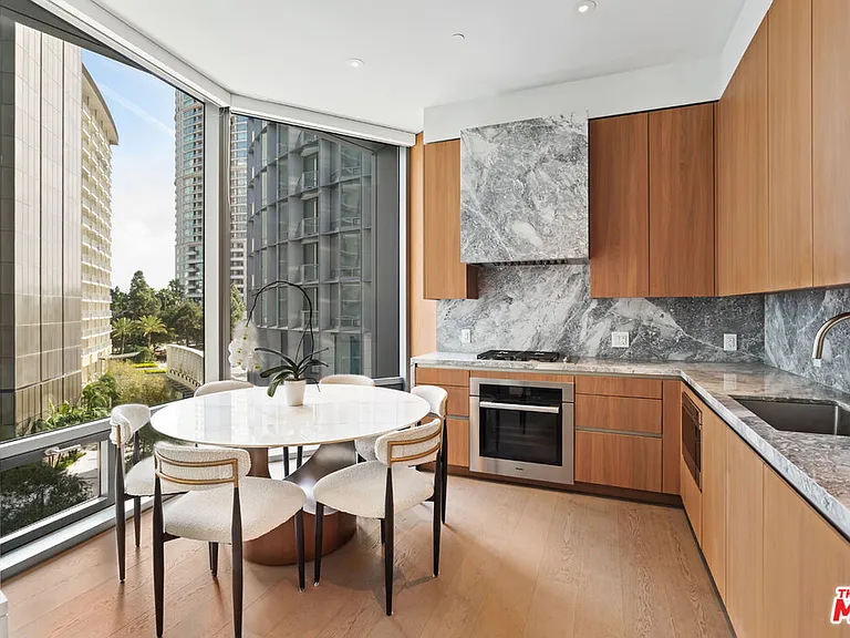 211 Elm Ct #3C — Photo 4