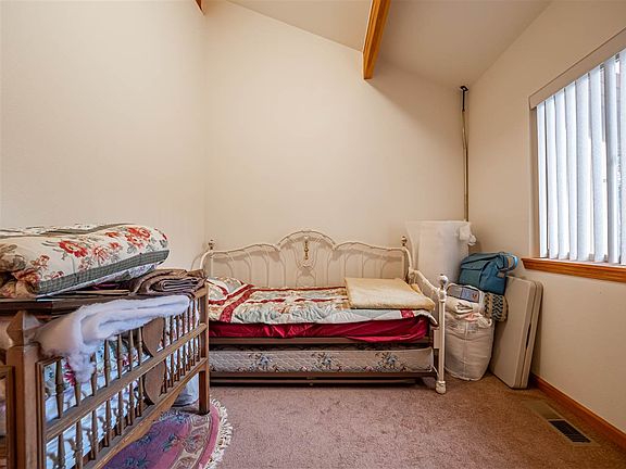 4th image of 17217 Douglas Ct