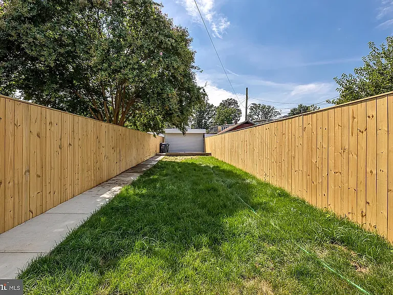 Shared yard.