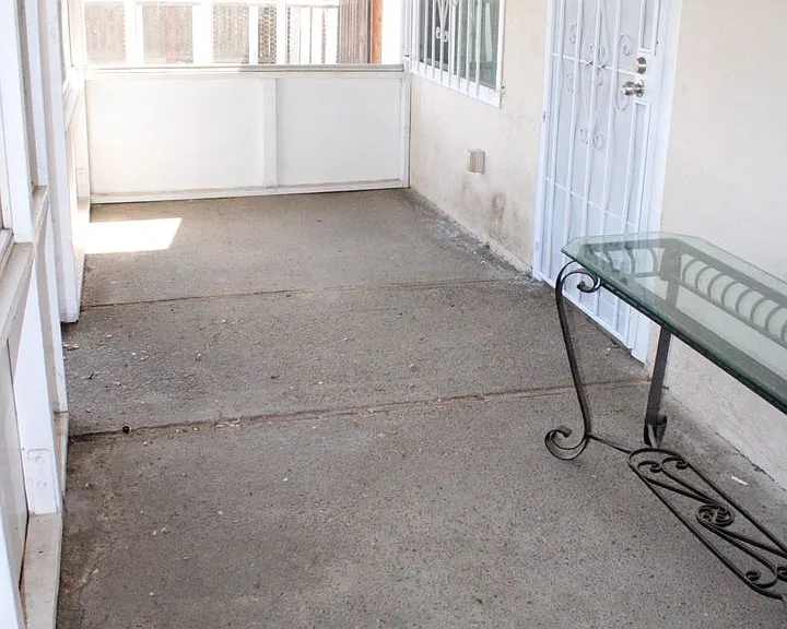 135 Poinsettia Ave — Photo 4