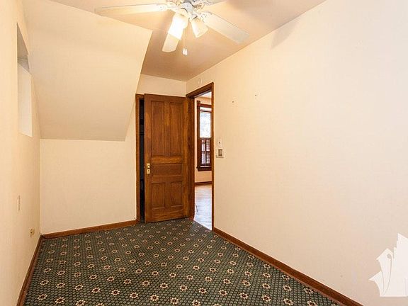 3rd image of 1038 N Honore St #1F