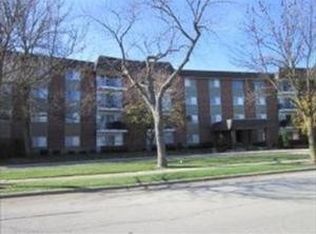 1030 S Fernandez Ave OFFICE 1-M, Arlington Heights, IL