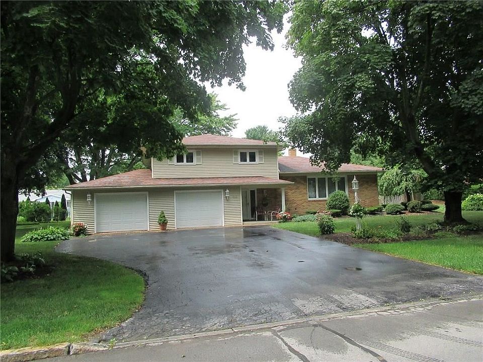 1st image of 15 Naramore Dr