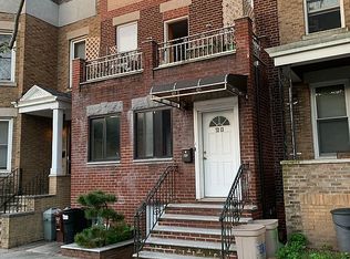 7213 67th Pl, Glendale, NY 11385