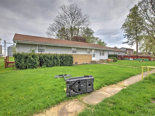 240 E State St, Lovington, IL 61937