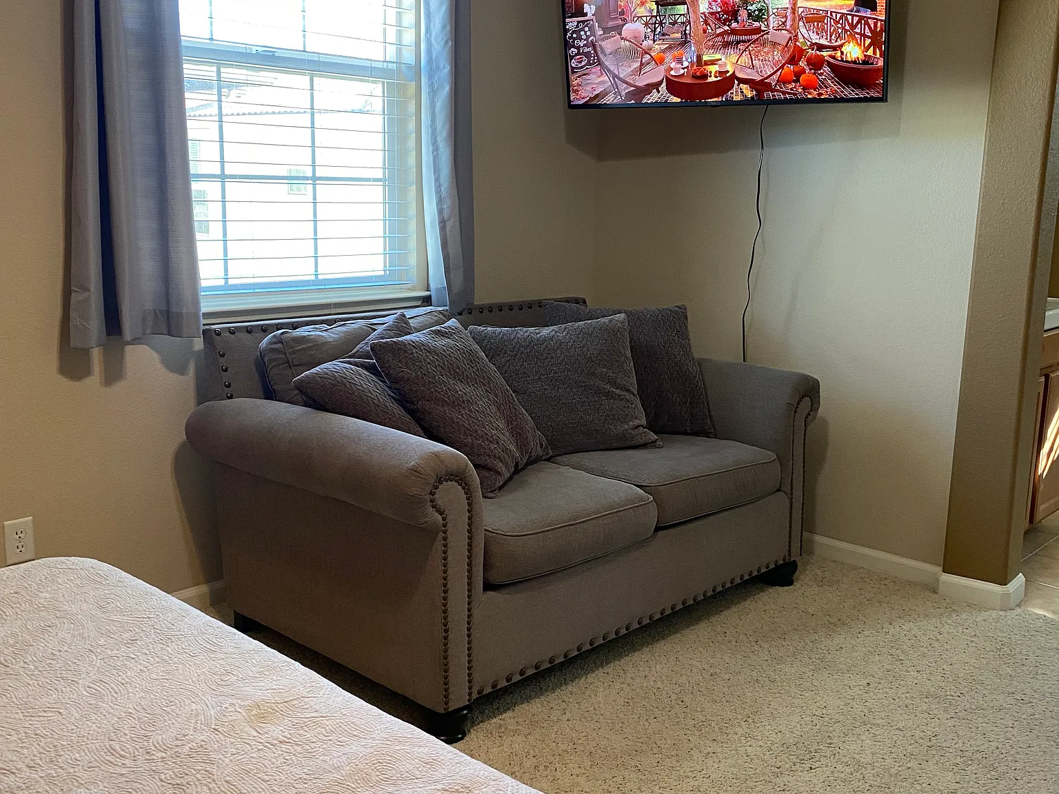 3 bed, $5,250 — Photo 3