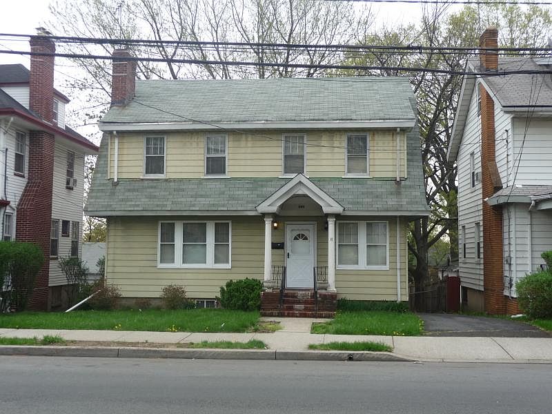 1st image of 590-592 SANFORD AVE