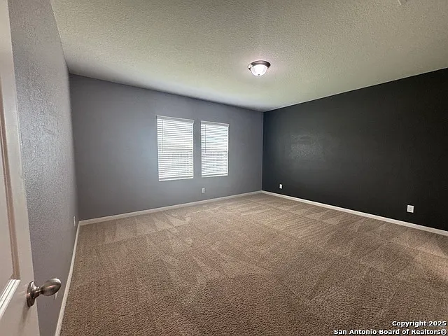 8607 Rock Mdw — Photo 37