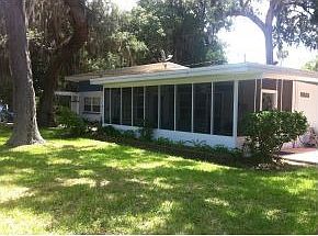 4th image of 1046 N Circle Dr
