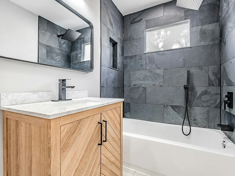 186 22nd Ave N #1 — Photo 16