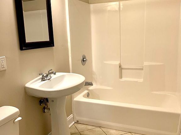 5th image of 722 Louisa St #722