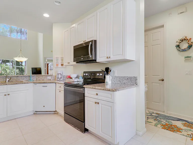 9222 Wentworth Ln — Photo 8