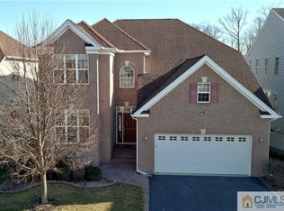 121 Andover Dr, Kendall Park, NJ 08824