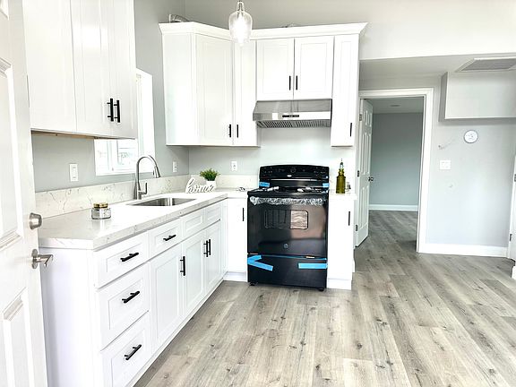 3rd image of 17760 Fairview Dr #2
