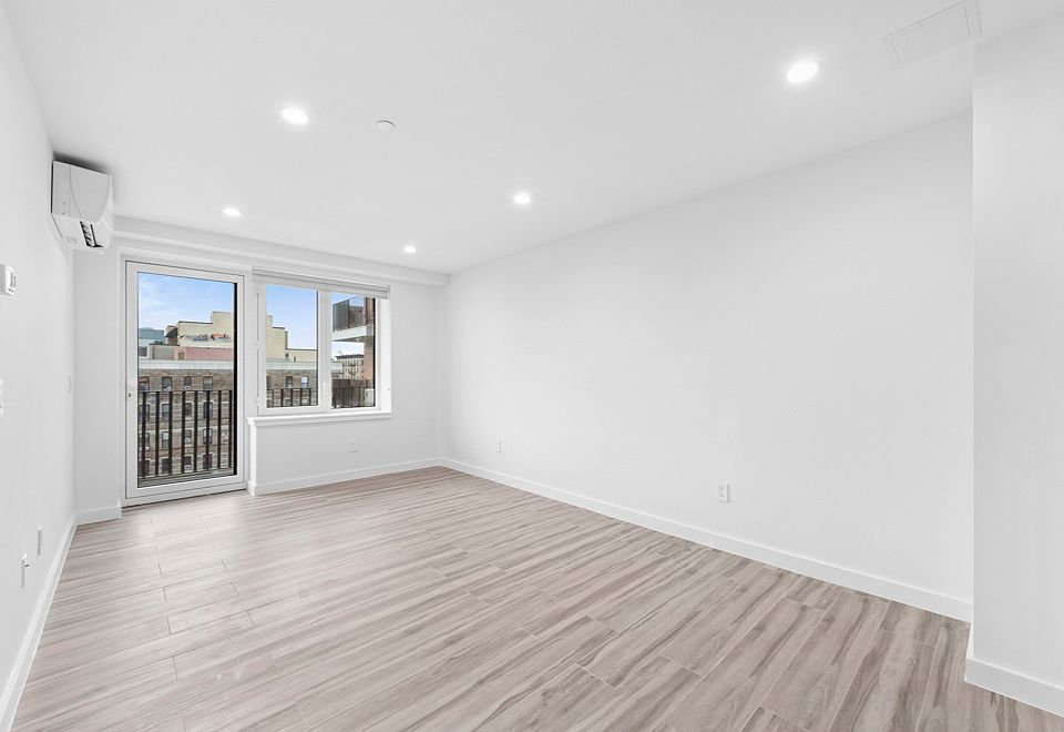 1st image of 152 W 140th St #3L