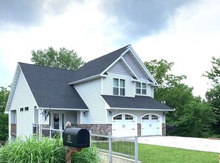 109 Carriage Rd, Hannibal, MO 63401