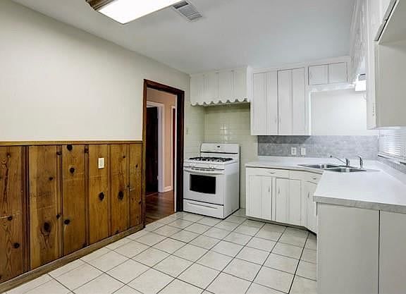 4th image of 8509 Western Dr